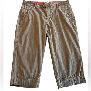 Riders by Lee Women’s Beige Khaki Capri Pants Size 12M with 4 Functional Pockets